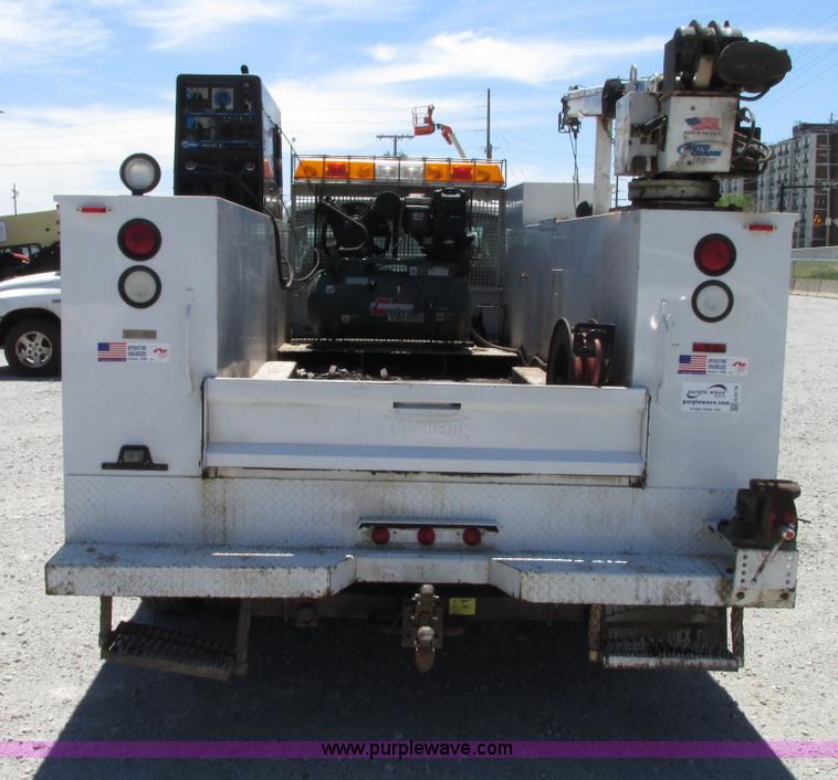 image for item G9118 2004 Ford F550 service truck with crane