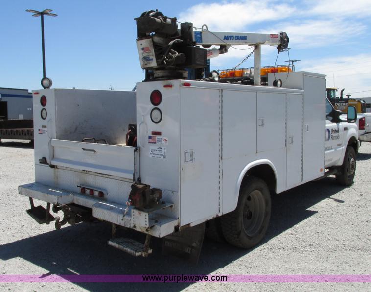 image for item G9118 2004 Ford F550 service truck with crane