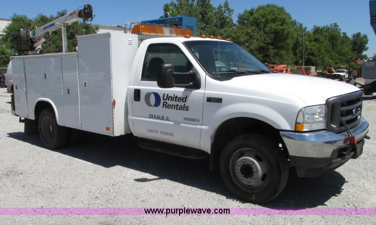 image for item G9118 2004 Ford F550 service truck with crane