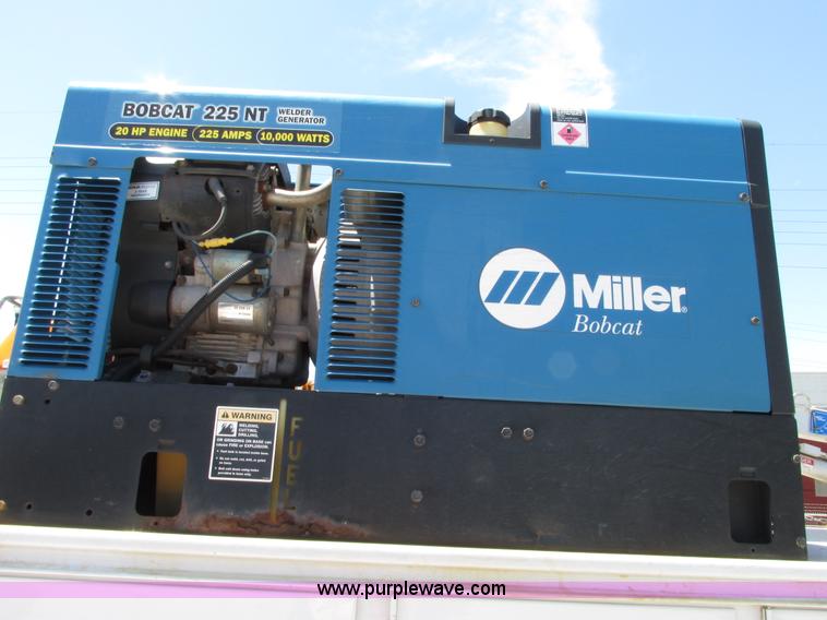 image for item G9118 2004 Ford F550 service truck with crane