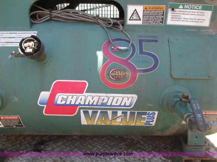 image for item G9118 2004 Ford F550 service truck with crane