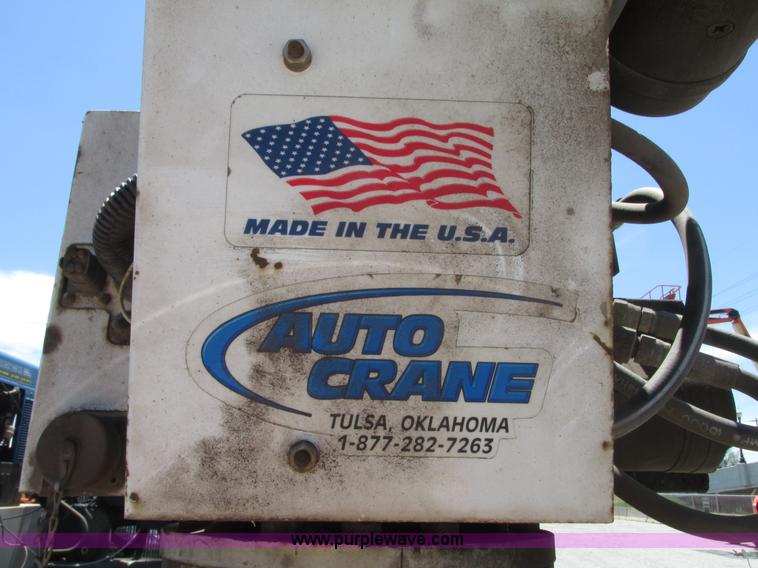 image for item G9118 2004 Ford F550 service truck with crane