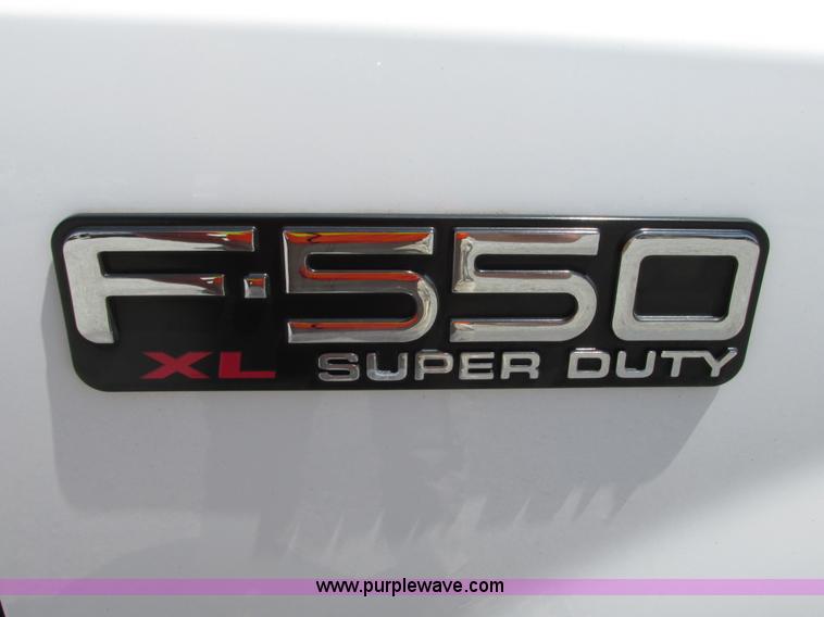 image for item G9118 2004 Ford F550 service truck with crane