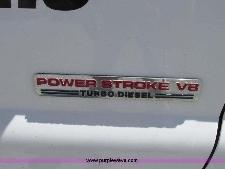 image for item G9118 2004 Ford F550 service truck with crane