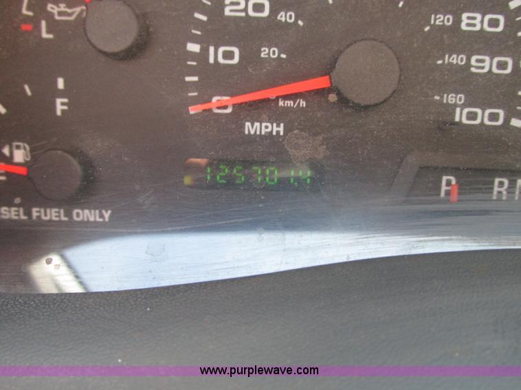 image for item G9118 2004 Ford F550 service truck with crane