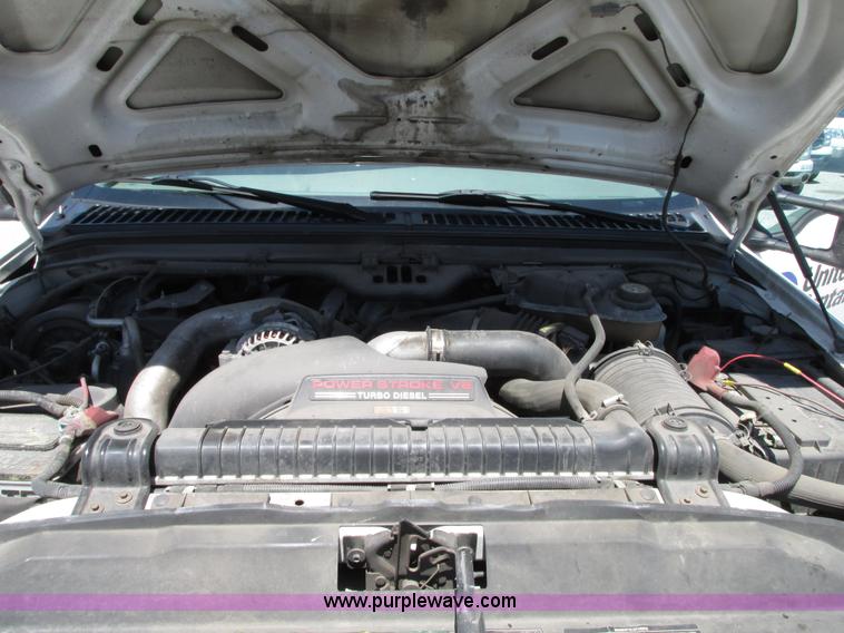 image for item G9118 2004 Ford F550 service truck with crane