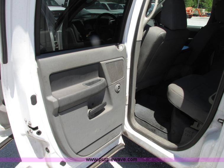 image for item G9119 2008 Dodge Ram 1500 Quad Cab pickup truck