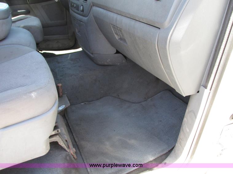 image for item G9119 2008 Dodge Ram 1500 Quad Cab pickup truck