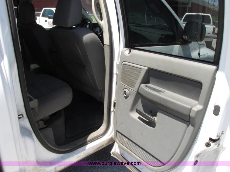 image for item G9119 2008 Dodge Ram 1500 Quad Cab pickup truck