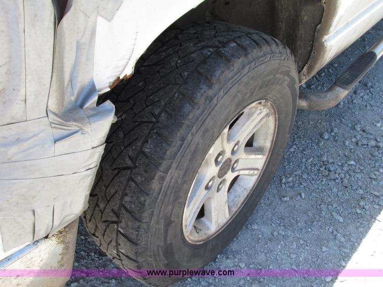 image for item G9120 2008 Dodge Ram 1500 Quad Cab pickup truck