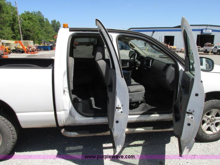image for item G9120 2008 Dodge Ram 1500 Quad Cab pickup truck