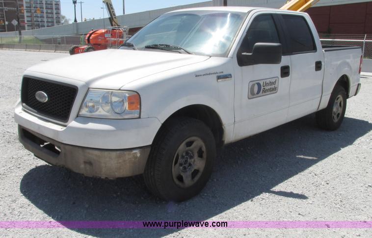image for item G9121 2006 Ford F150 XLT SuperCrew pickup truck