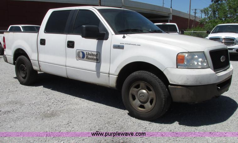 image for item G9121 2006 Ford F150 XLT SuperCrew pickup truck
