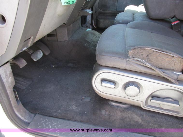 image for item G9121 2006 Ford F150 XLT SuperCrew pickup truck