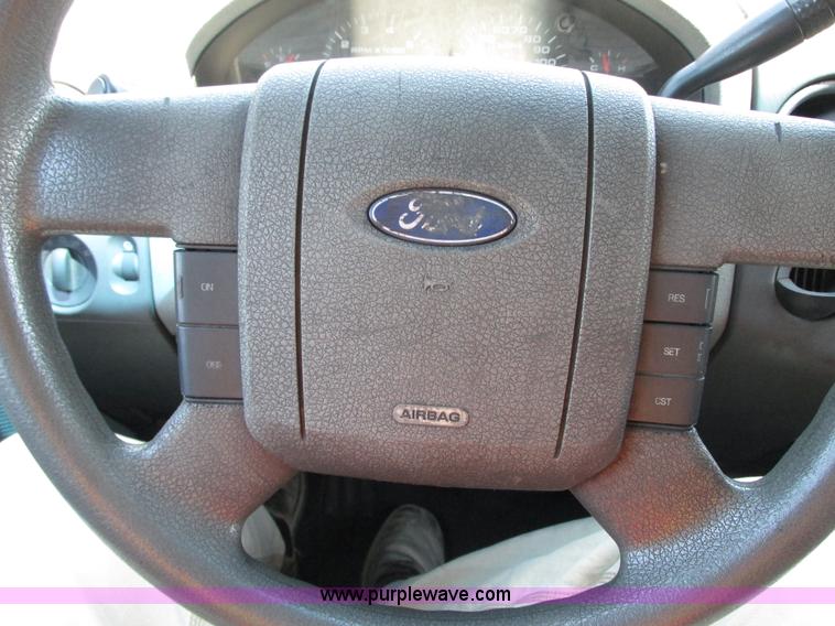 image for item G9121 2006 Ford F150 XLT SuperCrew pickup truck