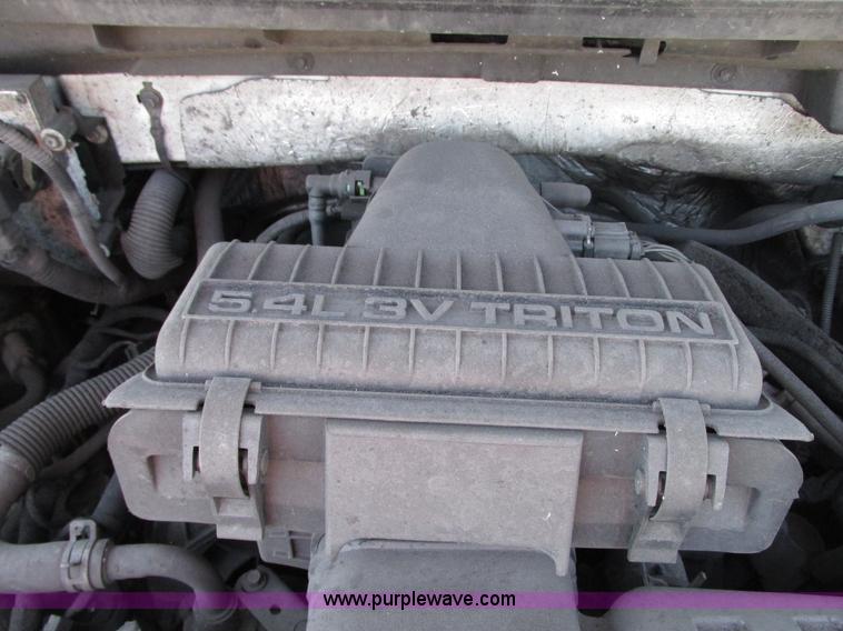 image for item G9121 2006 Ford F150 XLT SuperCrew pickup truck