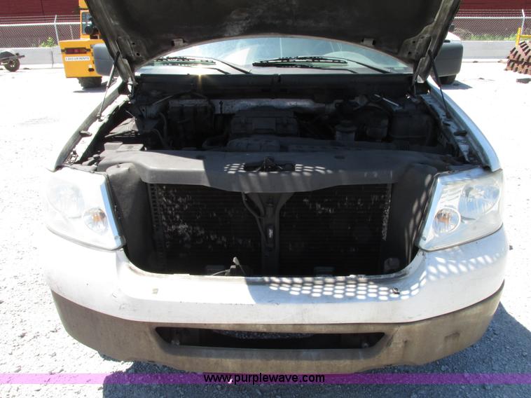 image for item G9121 2006 Ford F150 XLT SuperCrew pickup truck