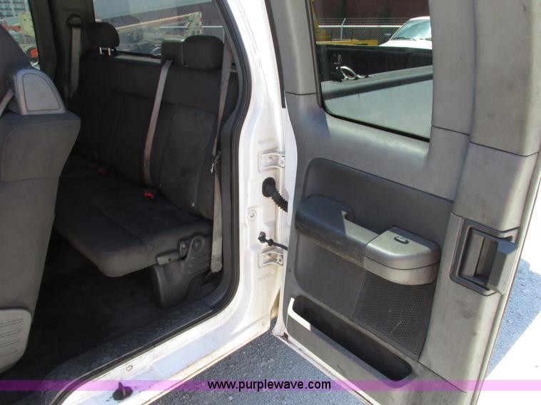 image for item G9122 2006 Ford F150 XLT SuperCab pickup truck