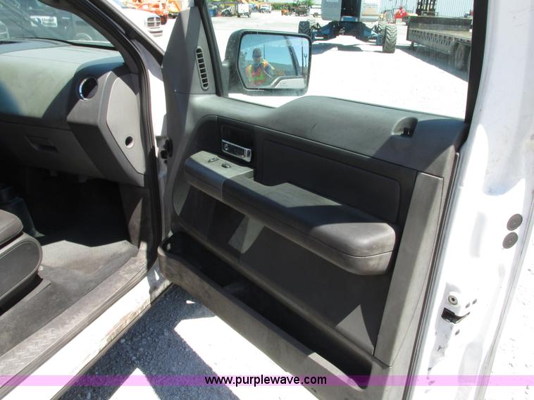 image for item G9122 2006 Ford F150 XLT SuperCab pickup truck