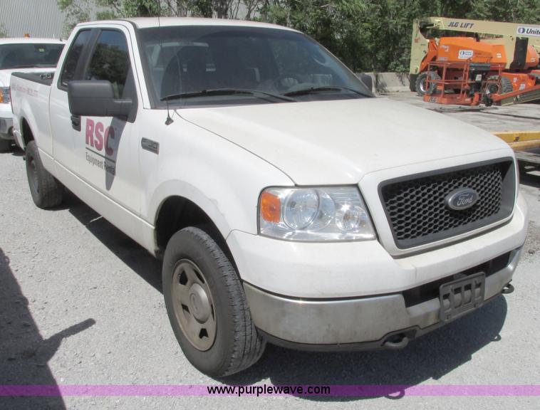 image for item G9123 2005 Ford F150 XLT SuperCab pickup truck