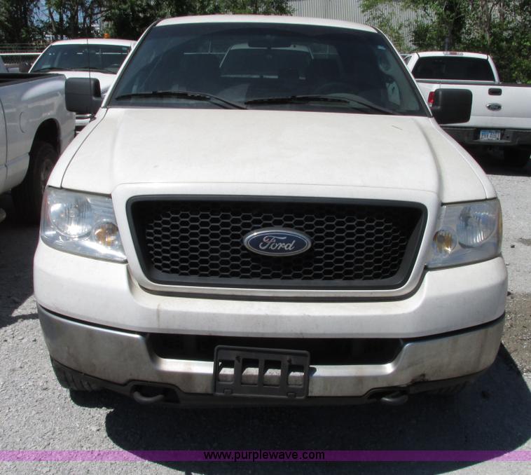 image for item G9123 2005 Ford F150 XLT SuperCab pickup truck