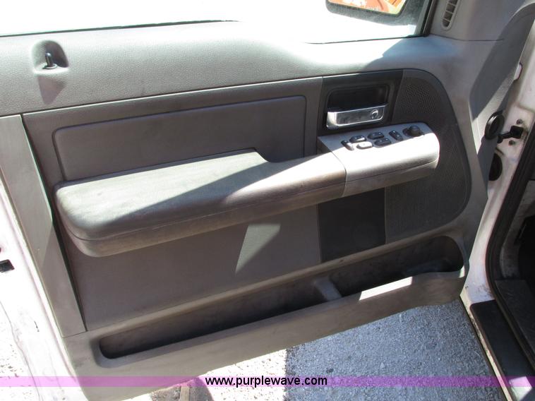 image for item G9123 2005 Ford F150 XLT SuperCab pickup truck