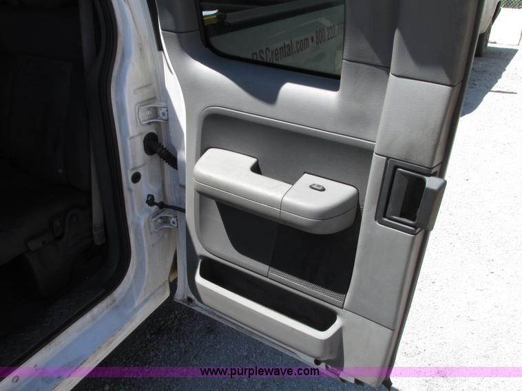 image for item G9123 2005 Ford F150 XLT SuperCab pickup truck