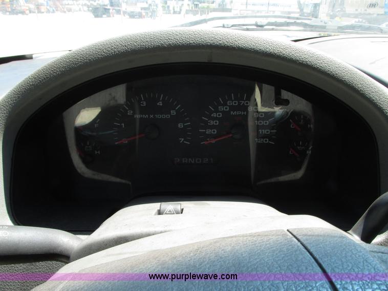 image for item G9123 2005 Ford F150 XLT SuperCab pickup truck