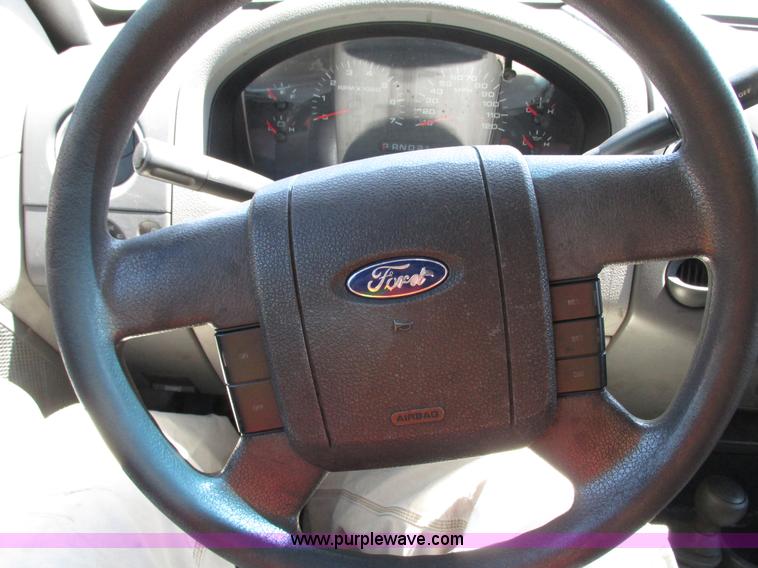 image for item G9123 2005 Ford F150 XLT SuperCab pickup truck