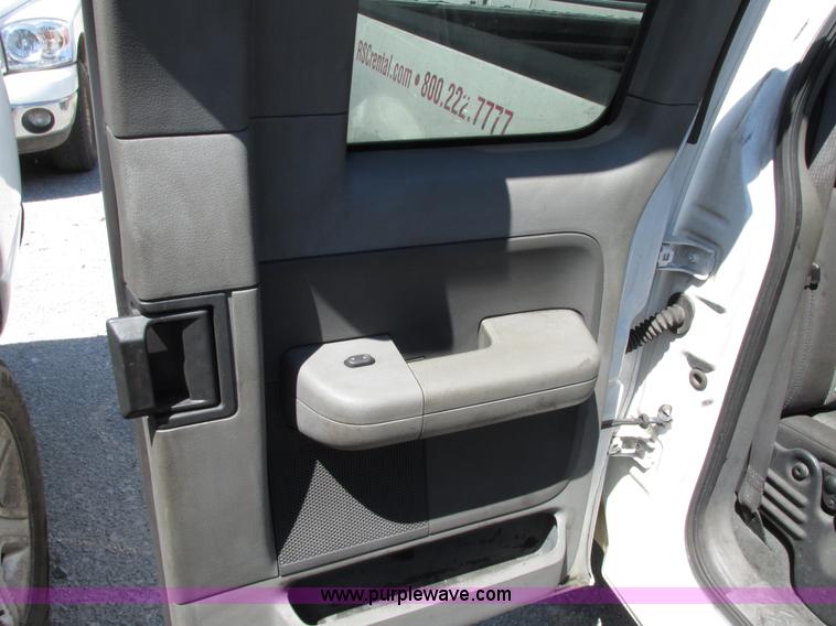 image for item G9123 2005 Ford F150 XLT SuperCab pickup truck