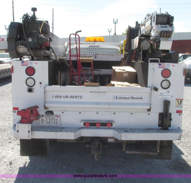 image for item G9124 2006 Ford F550 service truck with crane