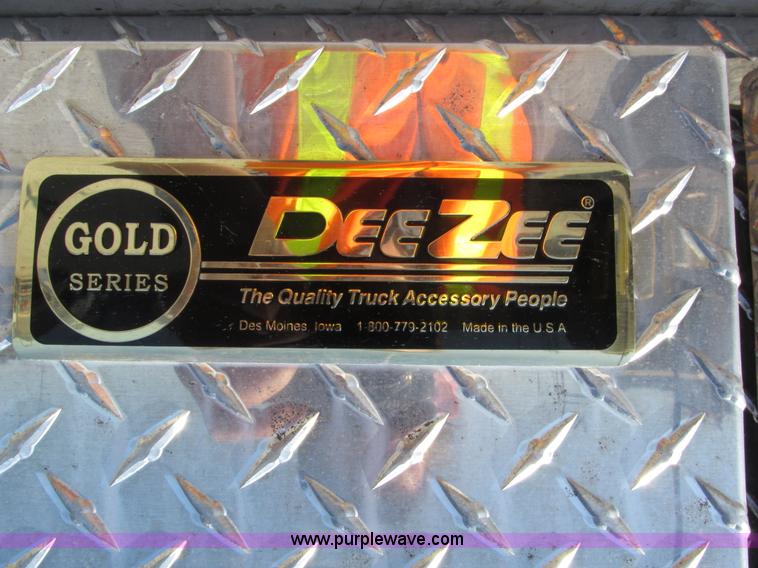 image for item G9124 2006 Ford F550 service truck with crane