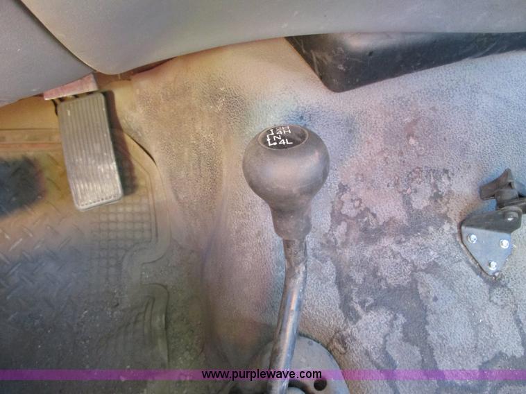 image for item G9124 2006 Ford F550 service truck with crane