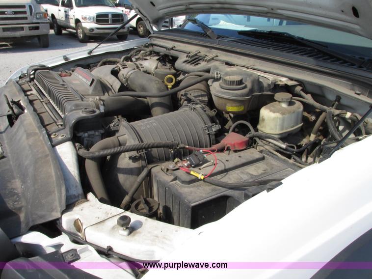 image for item G9124 2006 Ford F550 service truck with crane