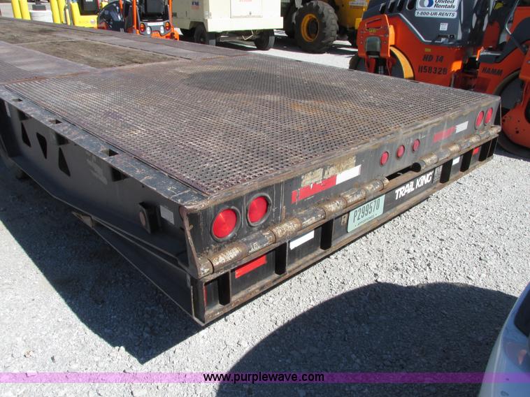 image for item G9125 2006 Trail King TK70HT-482 equipment trailer