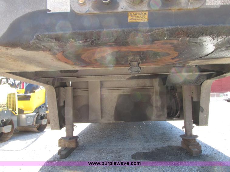 image for item G9125 2006 Trail King TK70HT-482 equipment trailer