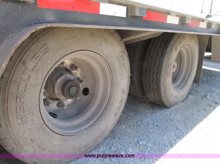 image for item G9125 2006 Trail King TK70HT-482 equipment trailer