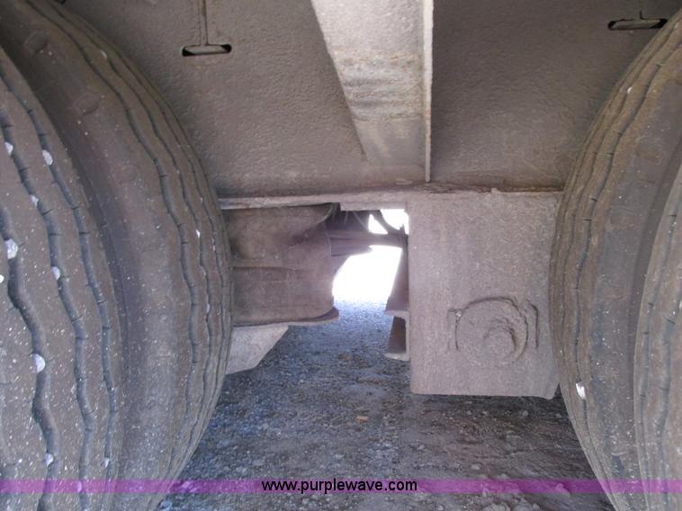 image for item G9125 2006 Trail King TK70HT-482 equipment trailer