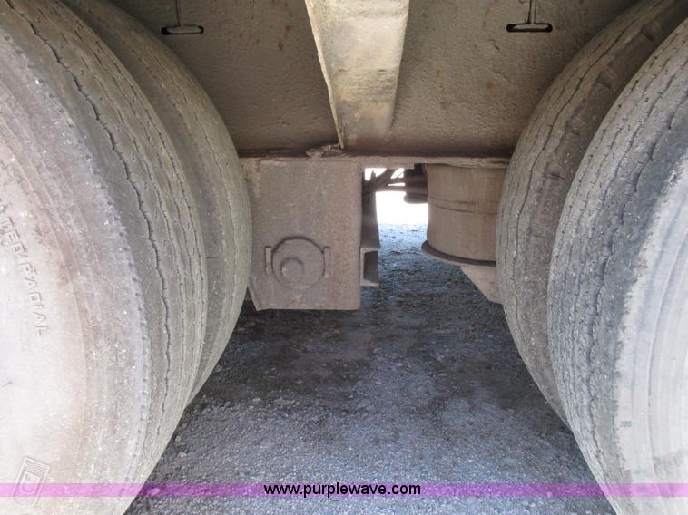 image for item G9125 2006 Trail King TK70HT-482 equipment trailer