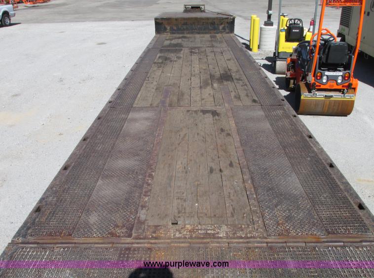 image for item G9125 2006 Trail King TK70HT-482 equipment trailer