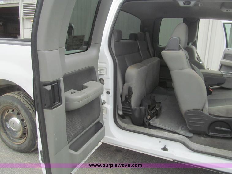 image for item H9000 2007 Ford F150 XLT SuperCab pickup truck