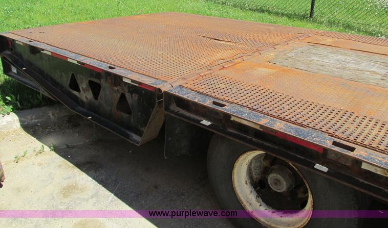 image for item I4170 2007 Trail King TK70HT trailer