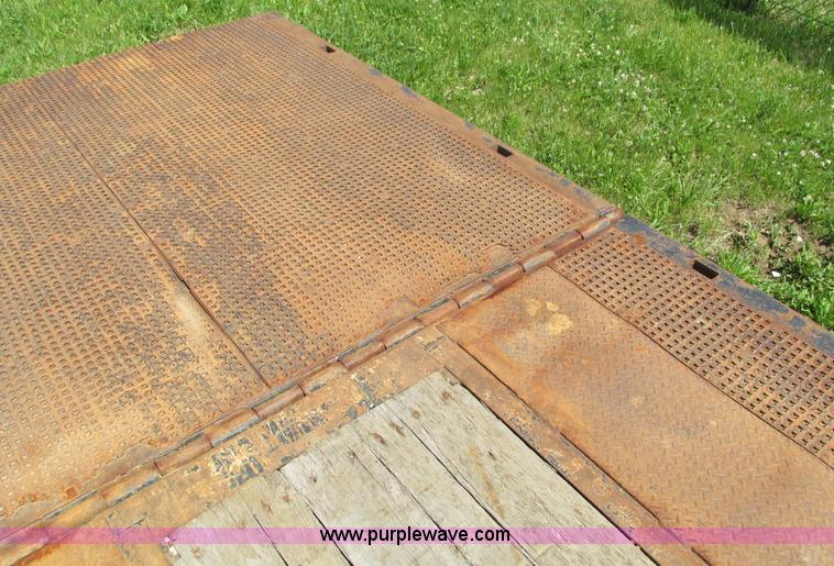 image for item I4170 2007 Trail King TK70HT trailer