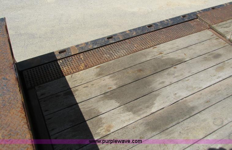 image for item I4170 2007 Trail King TK70HT trailer