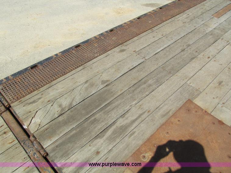 image for item I4170 2007 Trail King TK70HT trailer