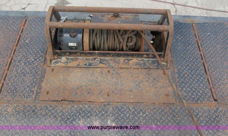 image for item I4172 2006 Trail King TK70HT-482 trailer