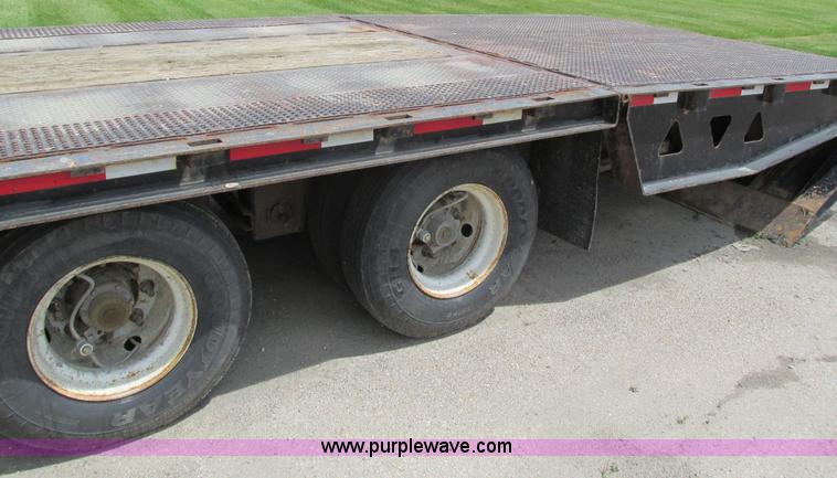image for item I4172 2006 Trail King TK70HT-482 trailer