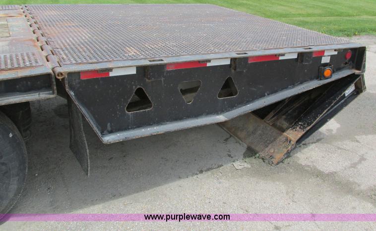 image for item I4172 2006 Trail King TK70HT-482 trailer