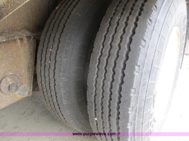 image for item I4172 2006 Trail King TK70HT-482 trailer