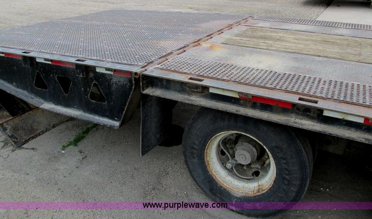 image for item I4172 2006 Trail King TK70HT-482 trailer
